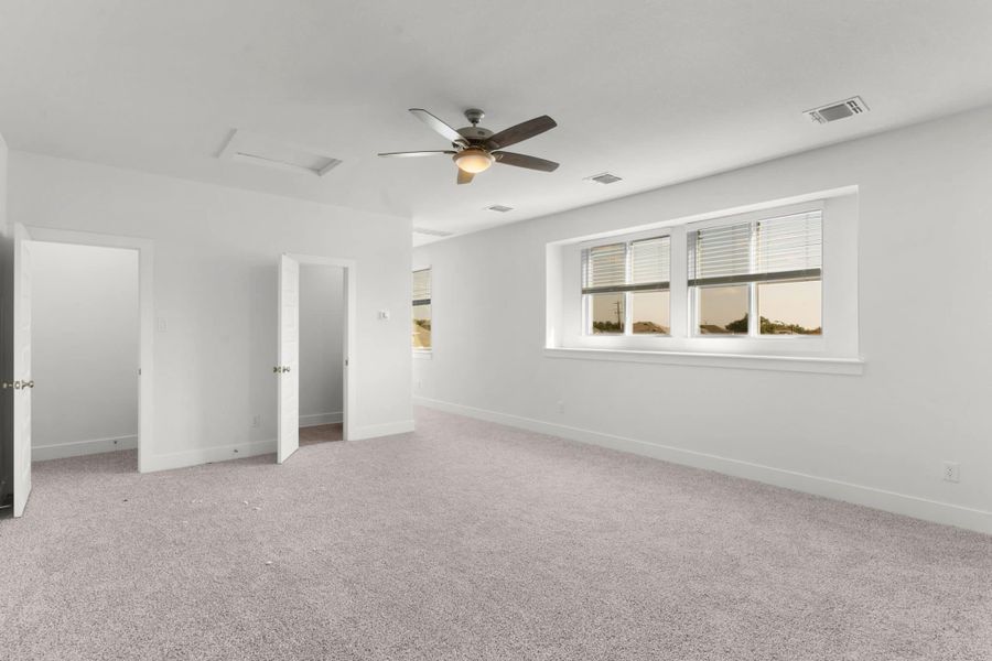 Spacious, unfurnished interior of a new home in Highland Village, Georgetown (Image 12).