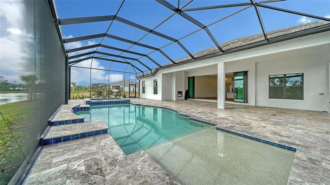 Exterior details and patio area of a home in Tideline, Bradenton (Image 26).