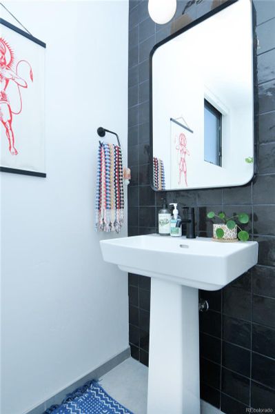 Main floor 1/2 bath Main floor 1/2 bath