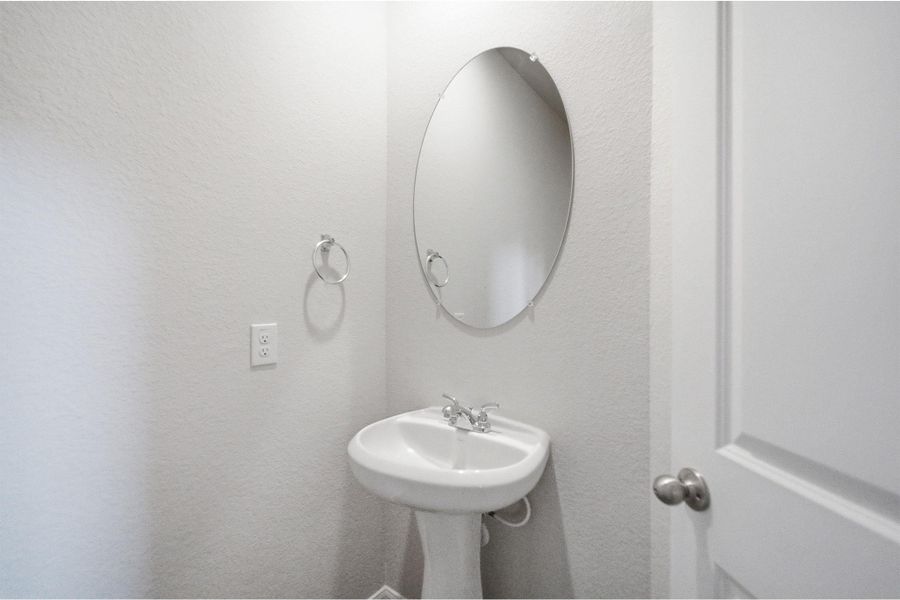 Close-up of interior finishes inside a home in Pearlbrook, Texas City (Image 18). Close-up of interior finishes inside a home in Pearlbrook, Texas City (Image 18).