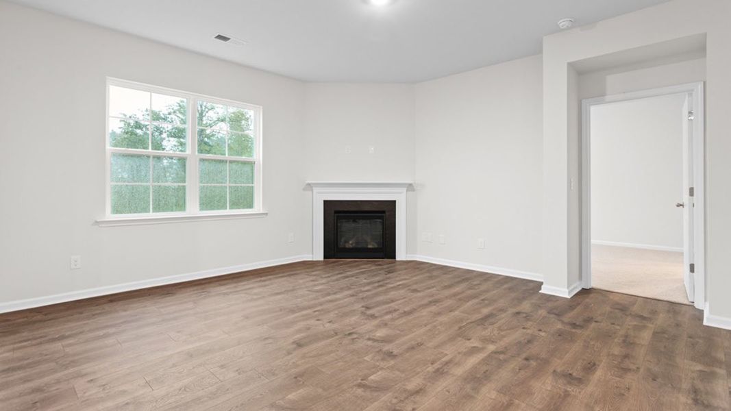 Spacious, unfurnished interior of a new home in The Landing at Summerhaven, Mebane (Image 21).