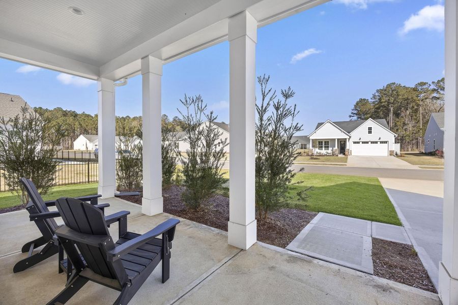 Exterior details and patio area of a home in , Hardeeville (Image 3).