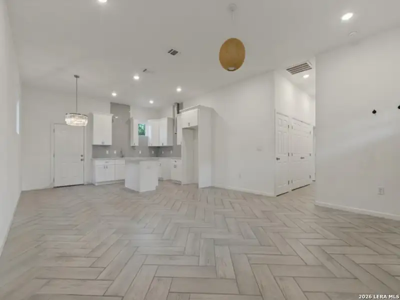 Spacious, unfurnished interior of a new home in , San Antonio (Image 13).