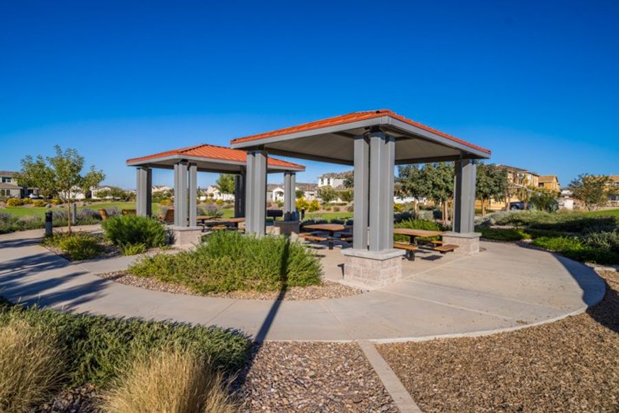 Community amenities in La Mira, Mesa (Image 38).