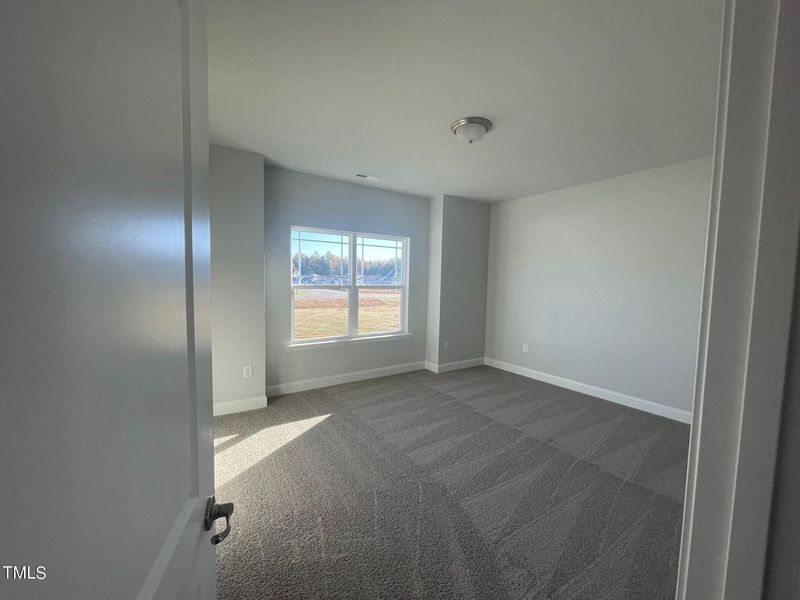 Spacious, unfurnished interior of a new home in Harrison Valley, Simpsonville (Image 13).