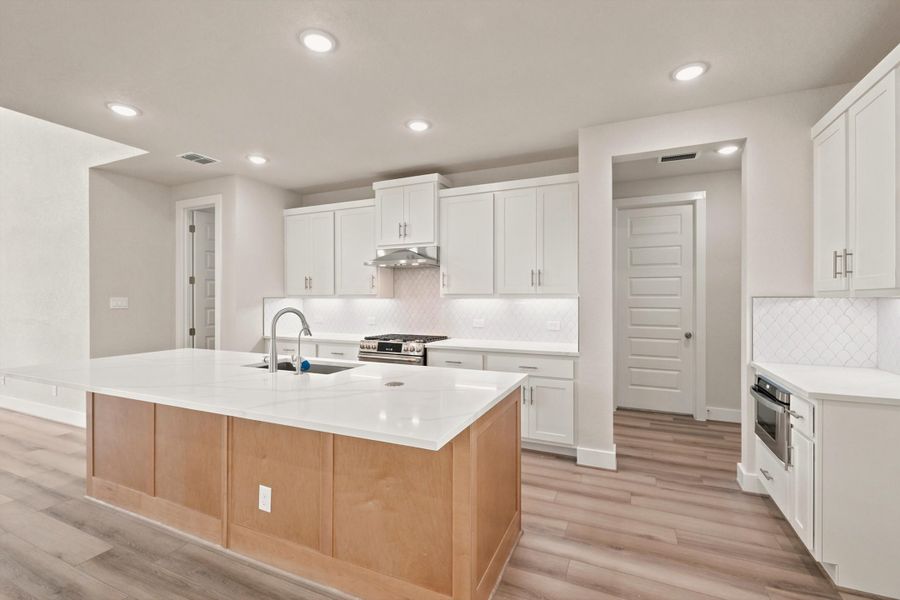 Representative furnished interior of a home built from the Travis by Scott Felder Homes in Santa Rita Ranch, Liberty Hill (Image 6).