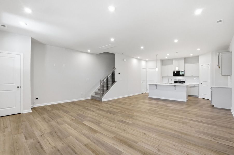 Spacious, unfurnished interior of a new home in Bratton Pointe, Rock Hill (Image 10).
