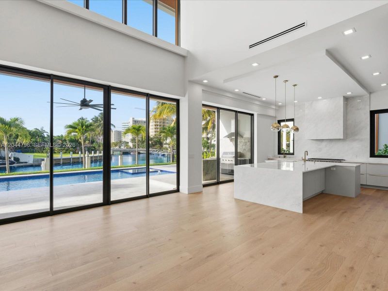 Spacious, unfurnished interior of a new home in , Pompano Beach (Image 23).