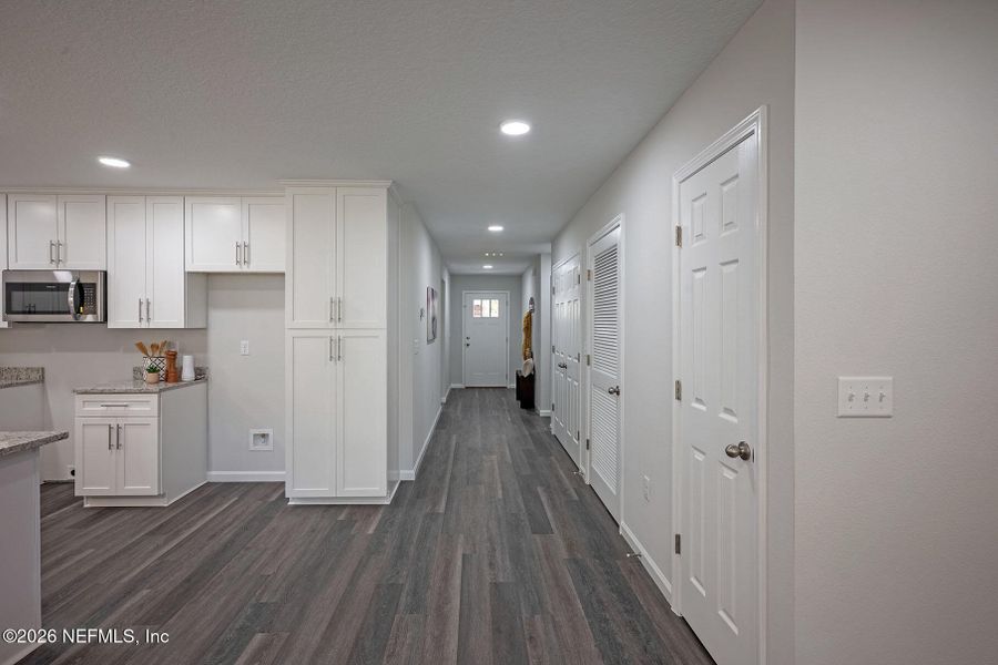 Spacious, unfurnished interior of a new home in , Jacksonville (Image 39).