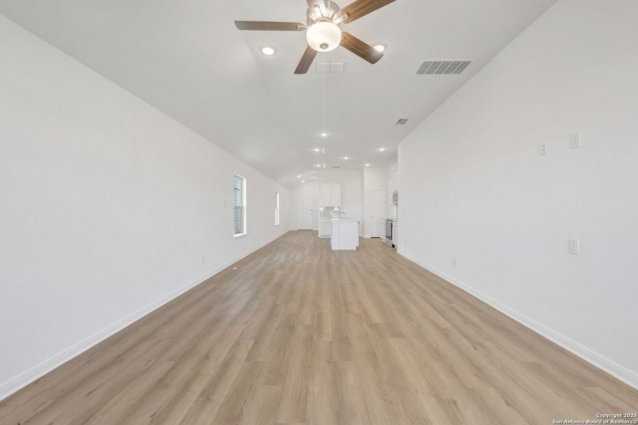 Spacious, unfurnished interior of a new home in Park Place, New Braunfels (Image 27). Spacious, unfurnished interior of a new home in Park Place, New Braunfels (Image 27).