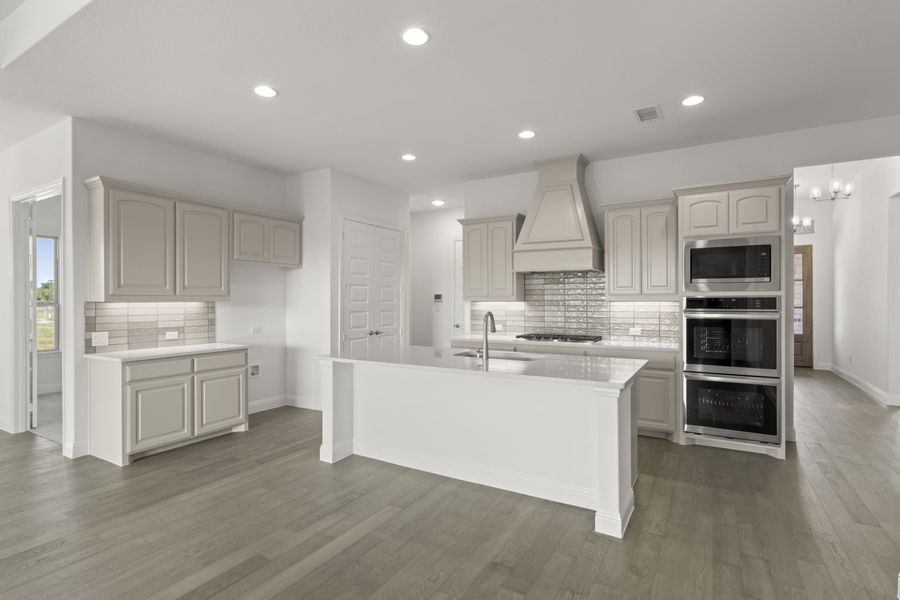 Furnished interior view inside a new home in River Ranch, Van (Image 7).