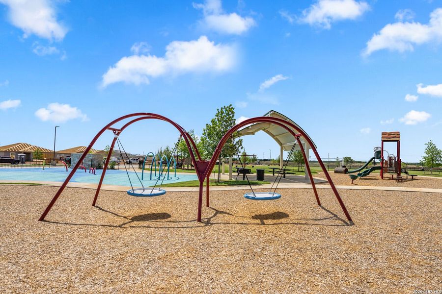 Community amenities in , Lytle (Image 19).