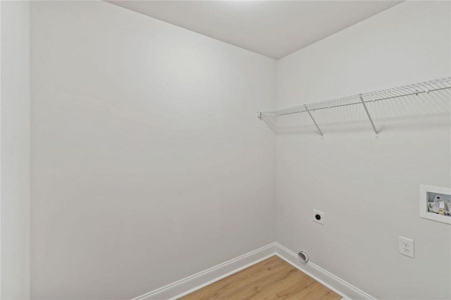 Spacious, unfurnished interior of a new home in , Alto (Image 26).