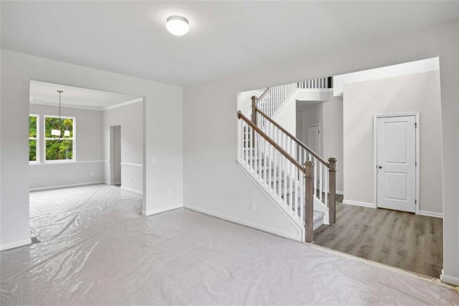 Spacious, unfurnished interior of a new home in Creekside Landing, Dallas (Image 36).