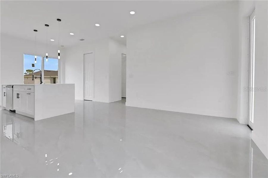 Image 16 of a home in .