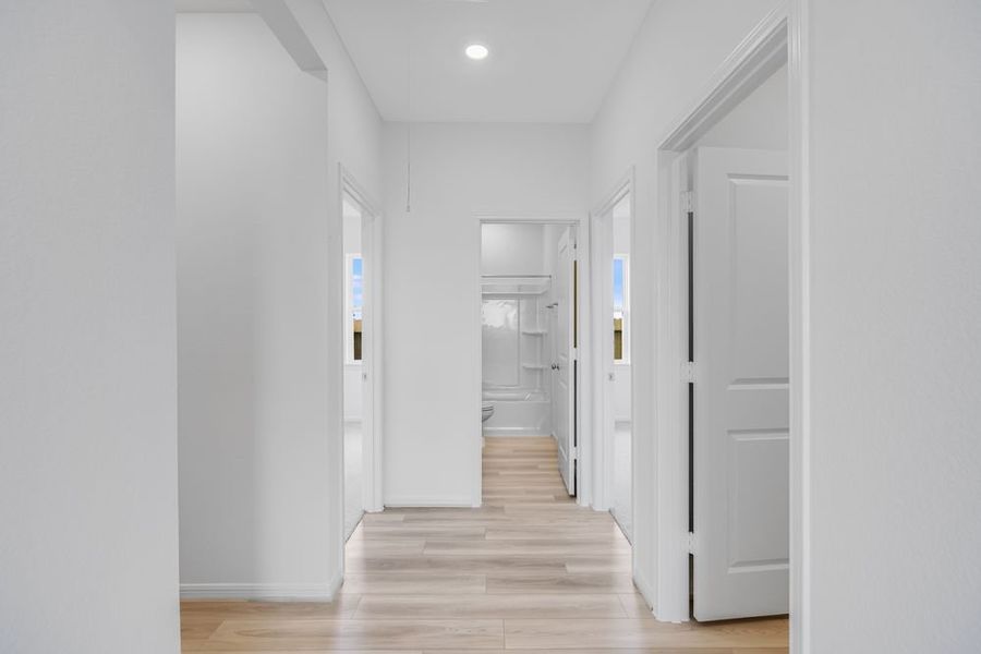 Spacious, unfurnished interior of a new home in Brookewater 45s, Rosenberg (Image 13).