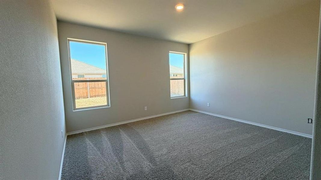 Spacious, unfurnished interior of a new home in Lankford Farms, Cleburne (Image 8).