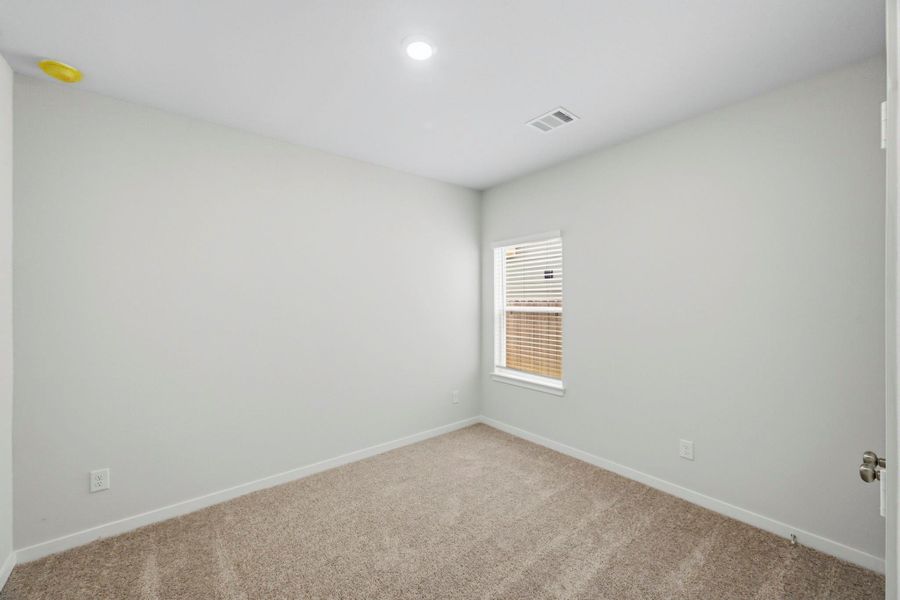Spacious, unfurnished interior of a new home in Paloma at Sanford Farms, Waller (Image 21).