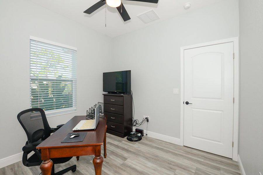 Furnished interior view inside a new home in , Sebring (Image 27).