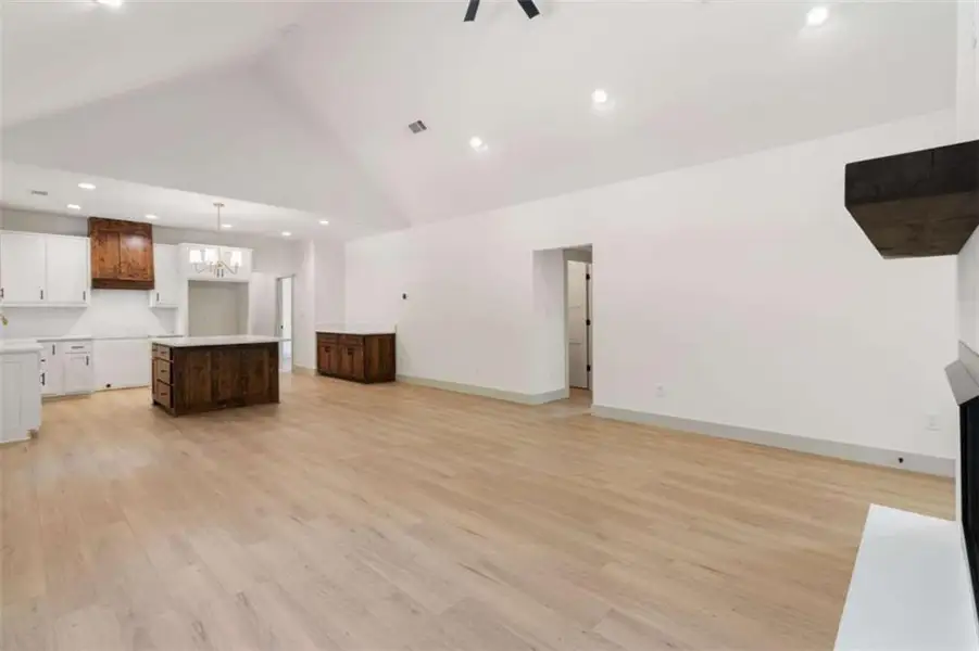 Spacious, unfurnished interior of a new home in , Ellijay (Image 20).