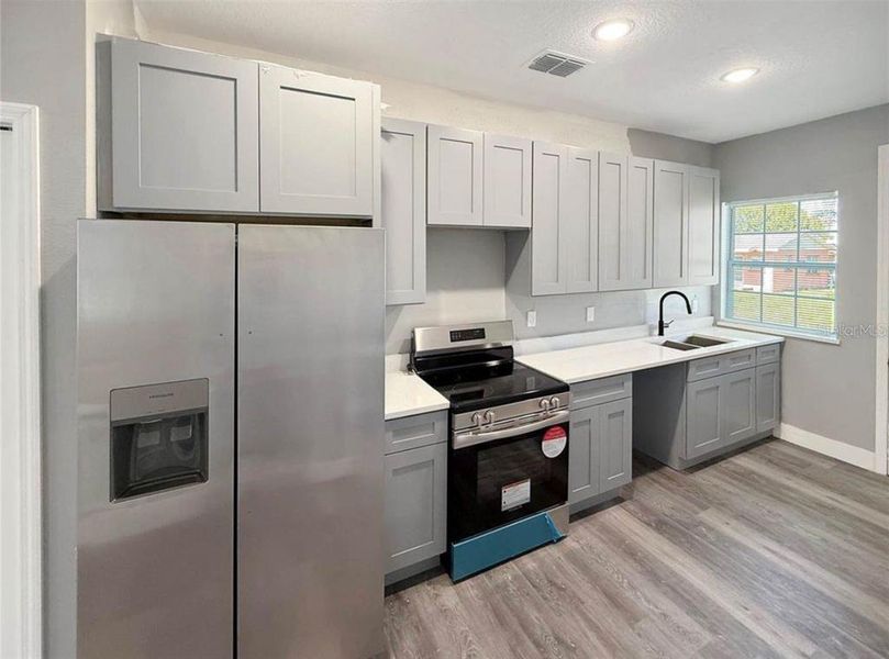 Furnished interior view inside a new home in , Lake Wales (Image 9).