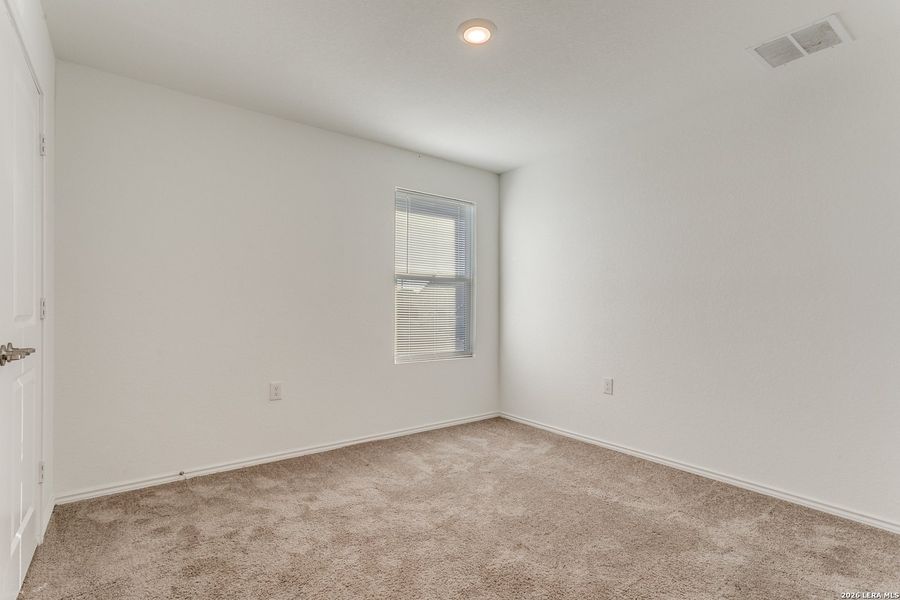 Spacious, unfurnished interior of a new home in Mission del Lago, San Antonio (Image 10). Spacious, unfurnished interior of a new home in Mission del Lago, San Antonio (Image 10).