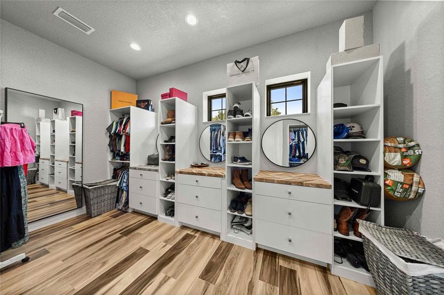 Furnished interior view inside a new home in , Belleview (Image 48).