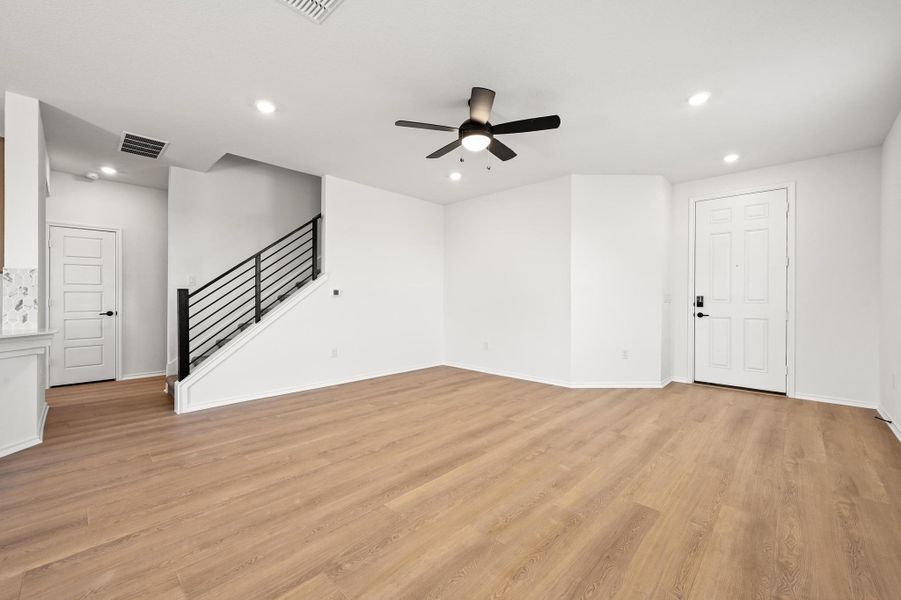 Spacious, unfurnished interior of a new home in Creekside at Estancia, Austin (Image 14). Spacious, unfurnished interior of a new home in Creekside at Estancia, Austin (Image 14).