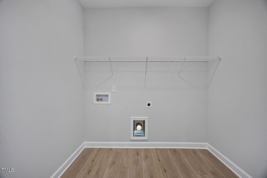 Furnished interior view inside a new home in Tobacco Road, Angier (Image 7).