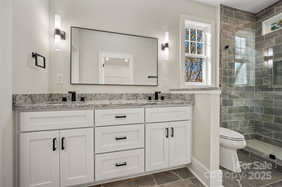 Ensuite bathroom with double vanity