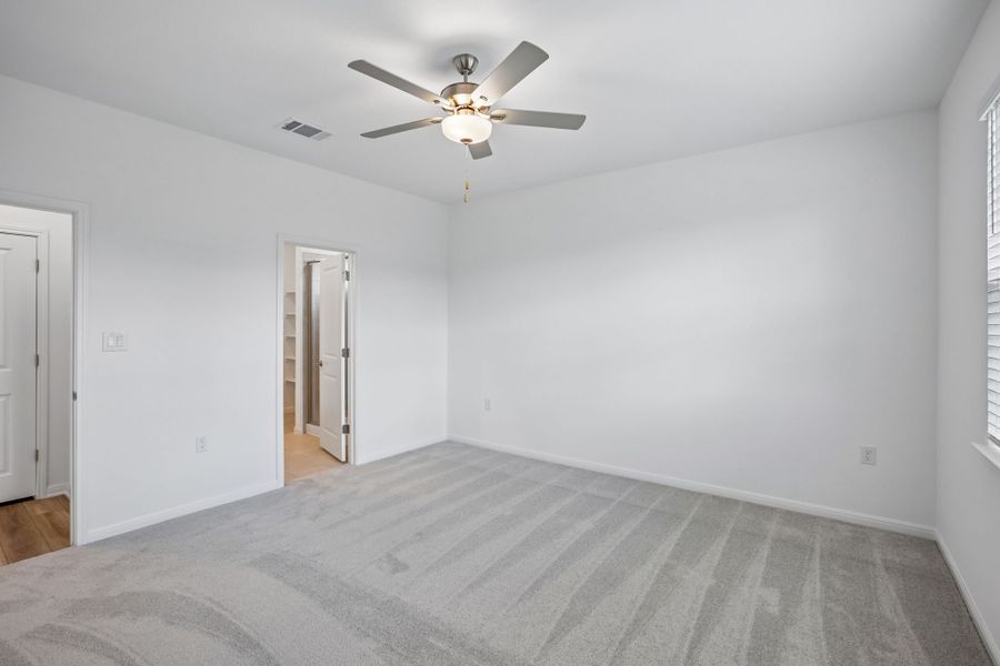 Spacious, unfurnished interior of a new home in Lisso, Pflugerville (Image 26).