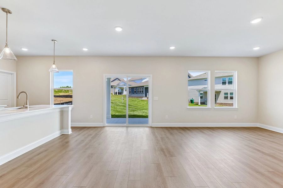 Spacious, unfurnished interior of a new home in Cades Bluff, Lebanon (Image 20). Spacious, unfurnished interior of a new home in Cades Bluff, Lebanon (Image 20).