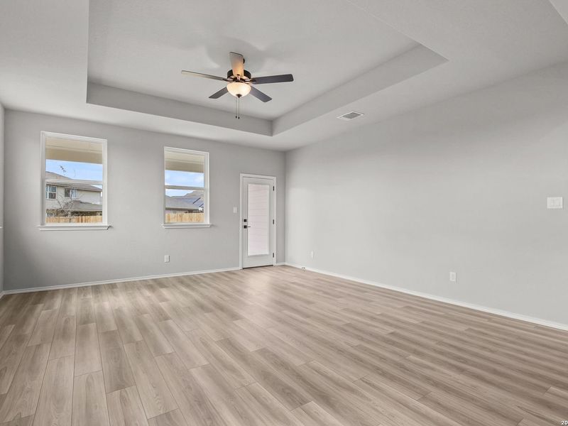 Spacious, unfurnished interior of a new home in Horizon Pointe, Converse (Image 22).