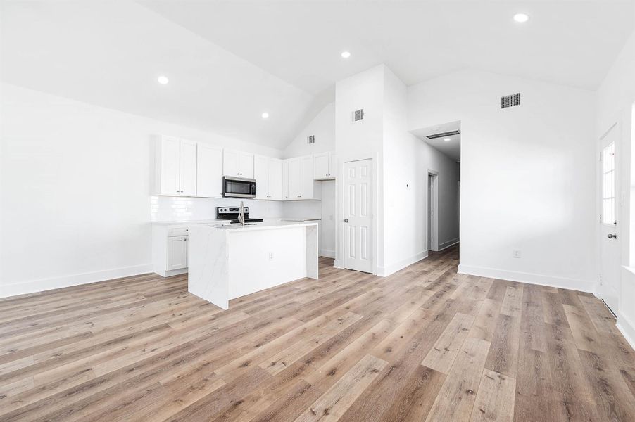 Spacious, unfurnished interior of a new home in , Montgomery (Image 10).