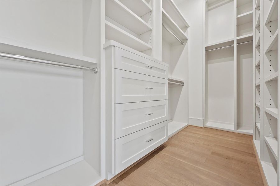 Spacious, unfurnished interior of a new home in , Houston (Image 19).