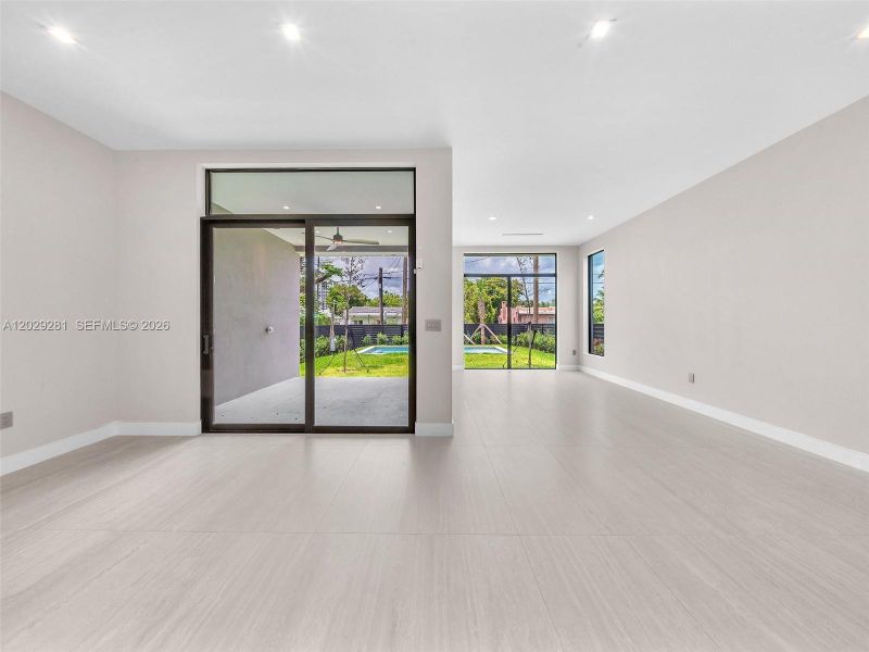 Spacious, unfurnished interior of a new home in , Hollywood (Image 24).