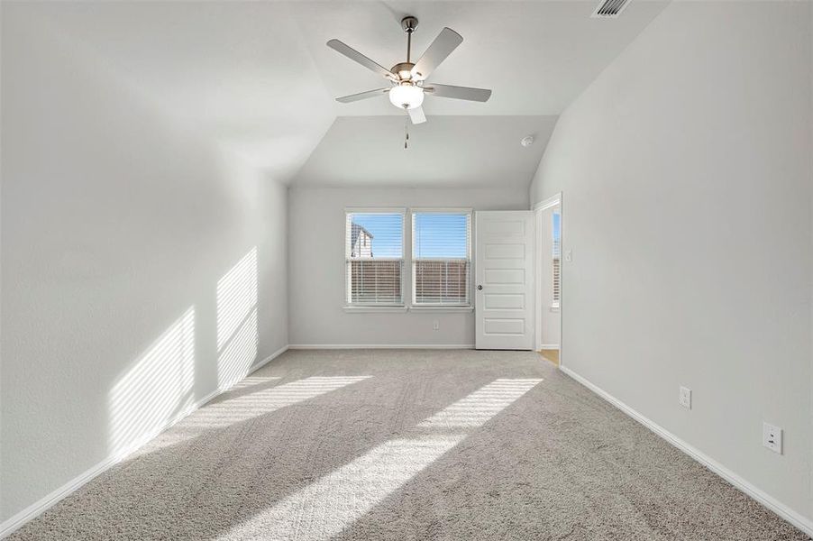 Spacious, unfurnished interior of a new home in Verandah, Royse City (Image 35).