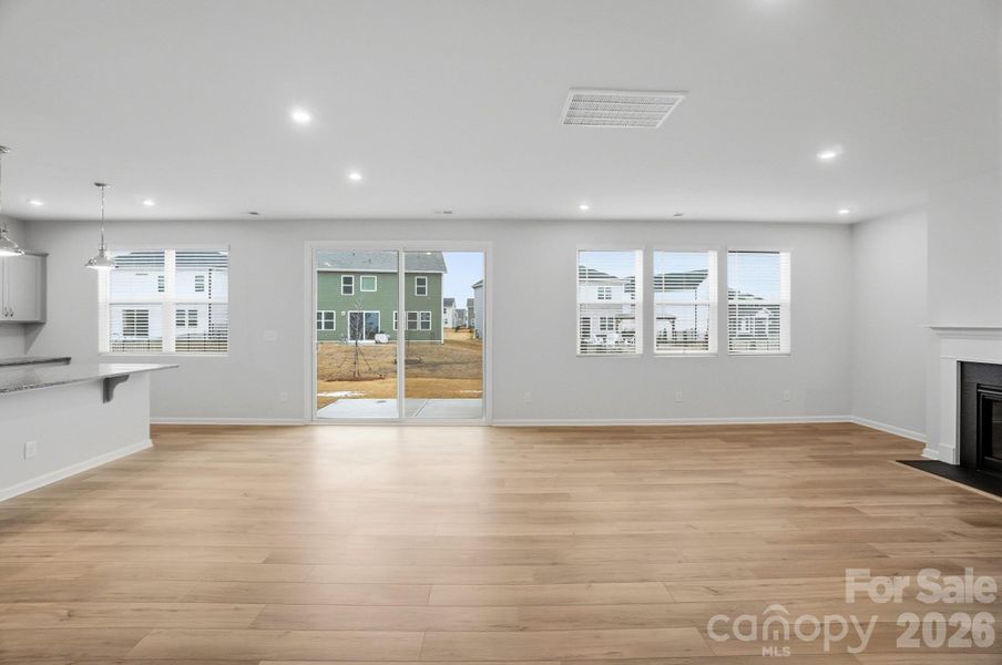 Spacious, unfurnished interior of a new home in Waxhaw Landing, Monroe (Image 22).