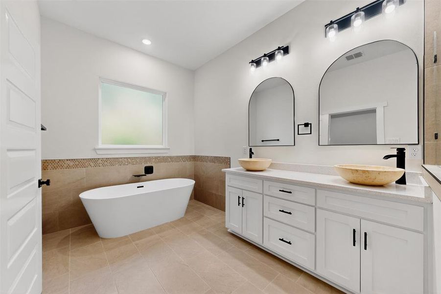 Furnished interior view inside a new home in , Gun Barrel City (Image 13).