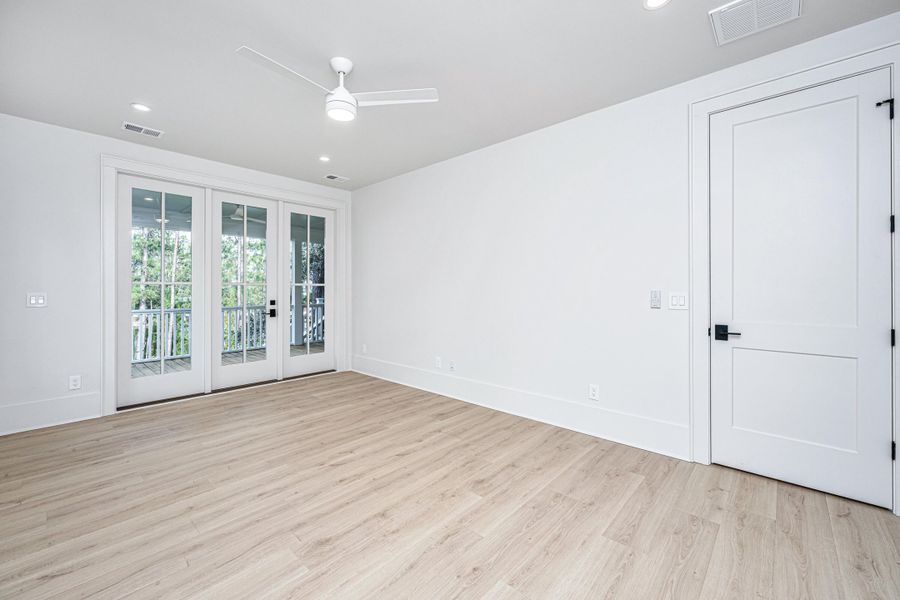 Spacious, unfurnished interior of a new home in , Mount Pleasant (Image 46).