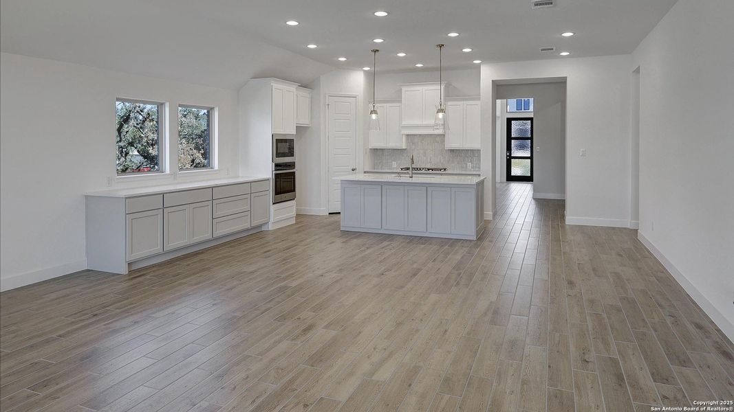 Spacious, unfurnished interior of a new home in Ranches At Creekside 55', Boerne (Image 28). Spacious, unfurnished interior of a new home in Ranches At Creekside 55', Boerne (Image 28).