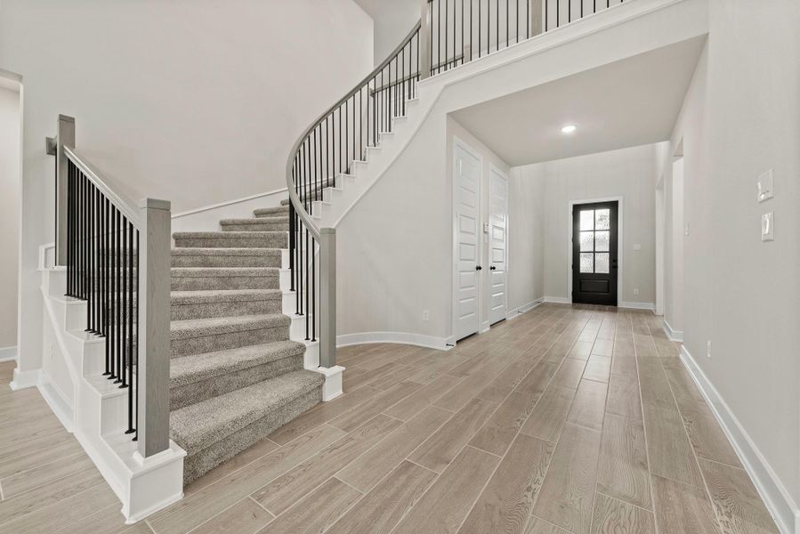 Representative image. Features, specifications, selections and colors may vary. Representative image. Features, specifications, selections and colors may vary.