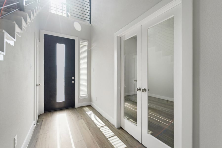Spacious, unfurnished interior of a new home in Lago Mar, Texas City (Image 21). Spacious, unfurnished interior of a new home in Lago Mar, Texas City (Image 21).