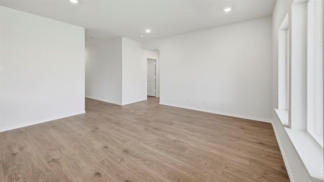 Spacious, unfurnished interior of a new home in Frontier Pointe, Princeton (Image 28).