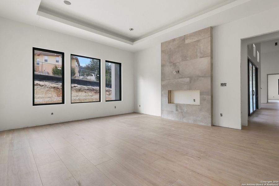 Spacious, unfurnished interior of a new home in , San Antonio (Image 8).