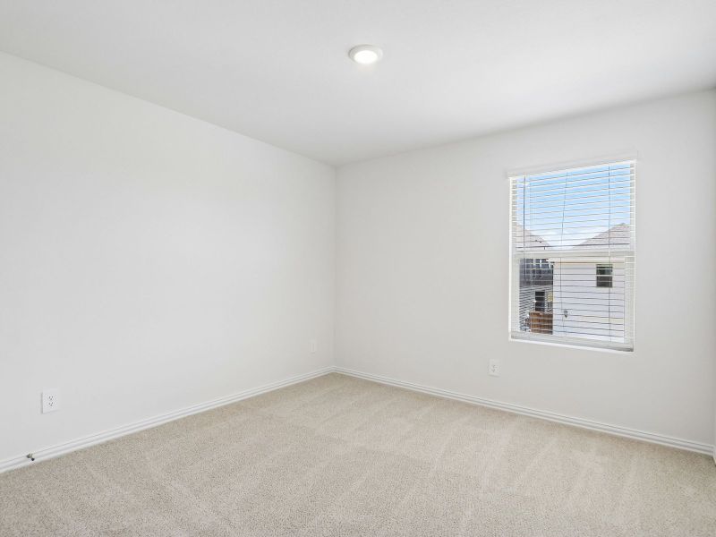 Spacious, unfurnished interior of a new home in Oak Ridge Park, Corinth (Image 15).