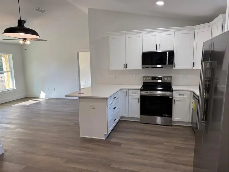 Furnished interior view inside a new home in , Ocklawaha (Image 3).
