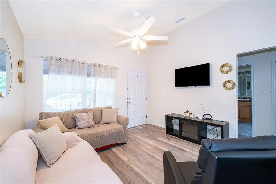 Furnished interior view inside a new home in , Tavares (Image 13).