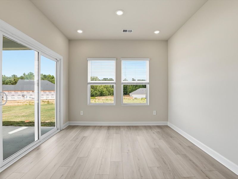 Spacious, unfurnished interior of a new home in Vickery Station, Woodruff (Image 12).
