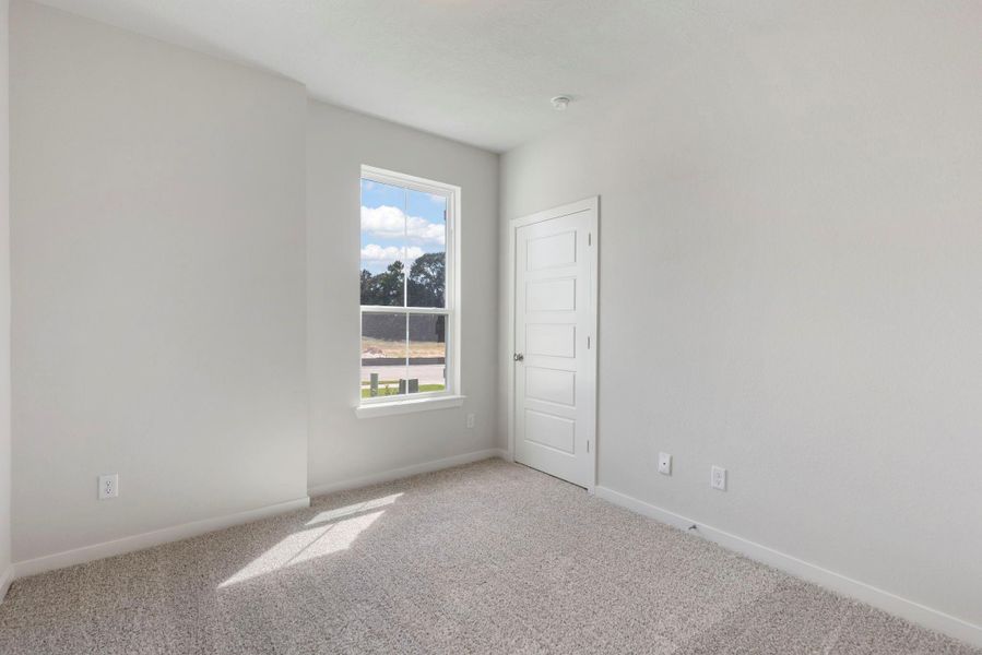 Spacious, unfurnished interior of a new home in , Huntsville (Image 27).